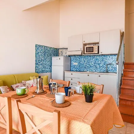 Pet Friendly In With House Sea View بيت للعطل